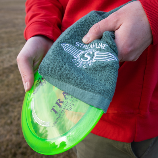 Load image into Gallery viewer, Streamline Discs Tri Fold Disc Golf Towel
